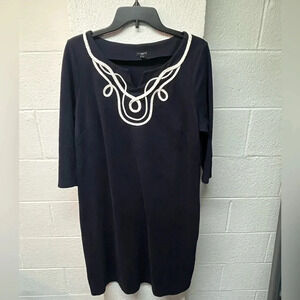 Talbots Shift Dress Embroidered
Size 1X Navy Blue 100% Cotton